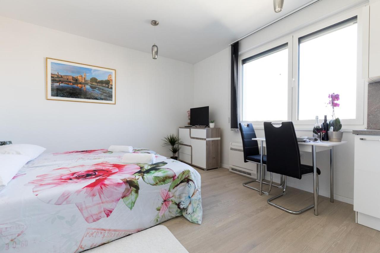 Studio Apartman Moonlight Задар Экстерьер фото
